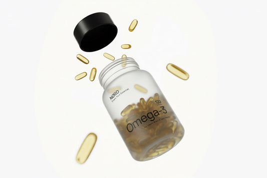 Omega-3 Dose von Nørd mit losgelöstem Deckel und schwebenden Kapseln